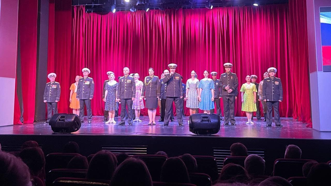 Ансамбль песни и пляски Северного флота&nbsp;представил новогоднюю программу в военном госпитале Североморска